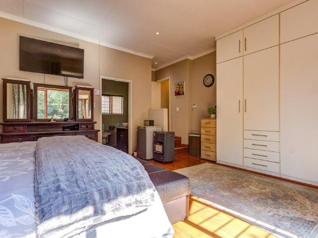 3 Bedroom House For Sale in Van Riebeeck Park