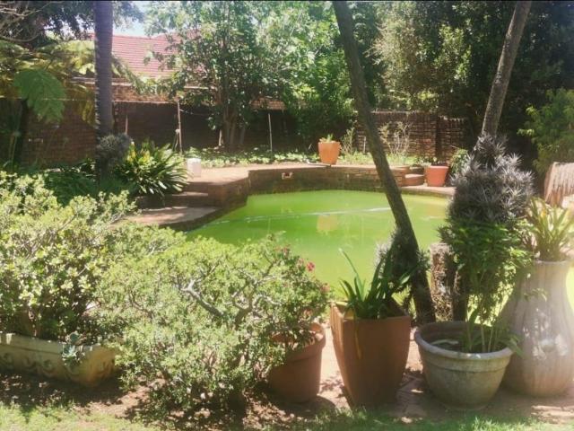 3 Bedroom House For Sale in Van Riebeeck Park