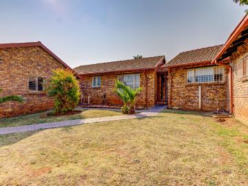 Allen Grove, City of Ekurhuleni Metropolitan Municipality, Gauteng, South Africa