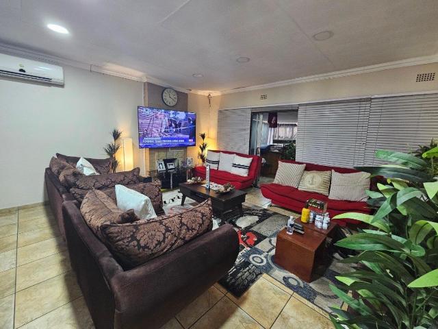 3 Bedroom House For Sale in Vanderbijlpark CE