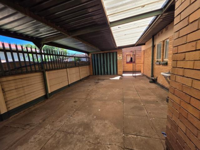 3 Bedroom House For Sale in Vanderbijlpark CE 1