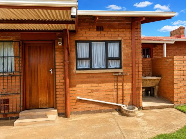 3 Bedroom House For Sale in Vanderbijlpark CE