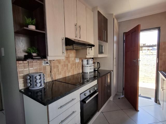 3 Bedroom House For Sale in Vanderbijlpark CE 4