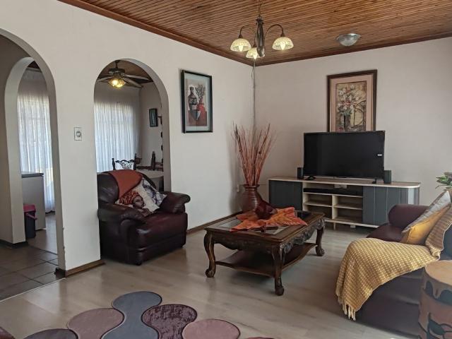 3 Bedroom House For Sale in Vanderbijlpark CE 5