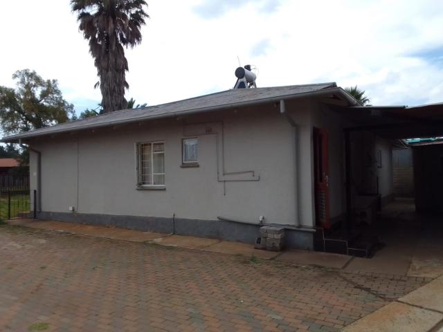 3 Bedroom House For Sale in Vanderbijlpark CW 1
