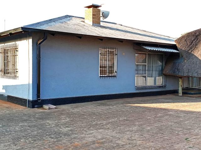 3 Bedroom House For Sale in Vanderbijlpark CW 1