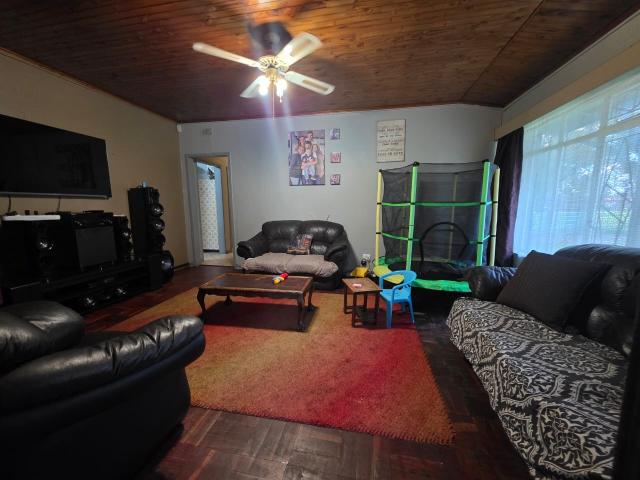 3 Bedroom House For Sale in Vanderbijlpark CW 5