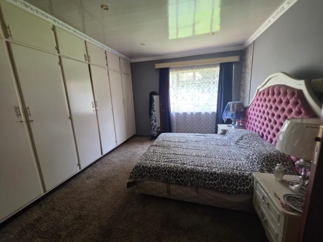 3 Bedroom House For Sale in Vanderbijlpark CW 6
