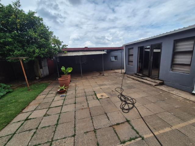 3 Bedroom House For Sale in Vanderbijlpark CW 6