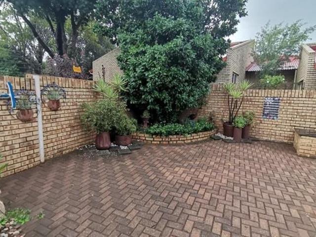 3 Bedroom House For Sale in Vanderbijlpark SE 3