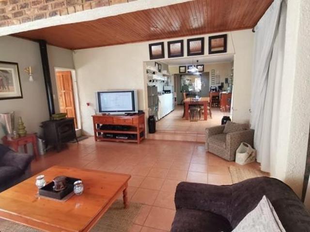 3 Bedroom House For Sale in Vanderbijlpark SE 3