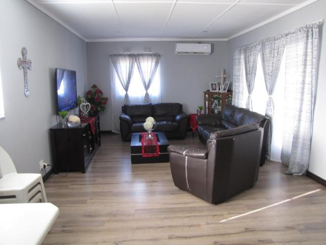 3 Bedroom House For Sale in Vanderbijlpark SE 1