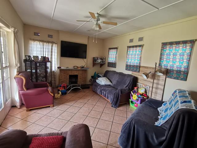 3 Bedroom House For Sale in Vanderbijlpark SE 1