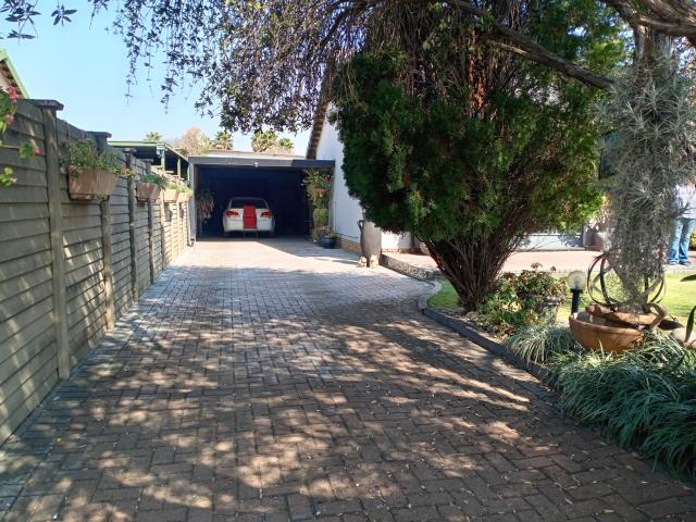 3 Bedroom House For Sale in Vanderbijlpark SE