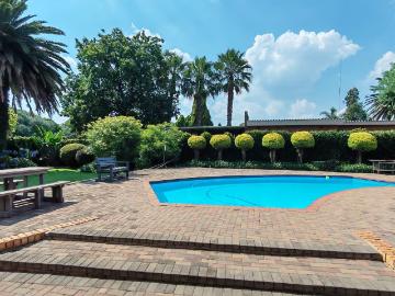3 Bedroom House For Sale in Vanderbijlpark SE 2