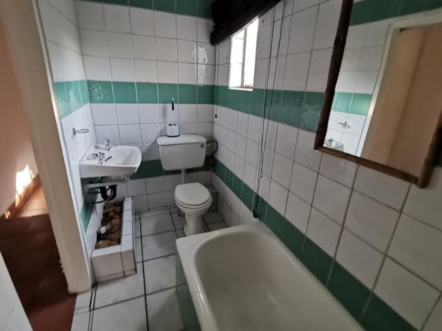 3 Bedroom House For Sale in Vanderbijlpark SE 6