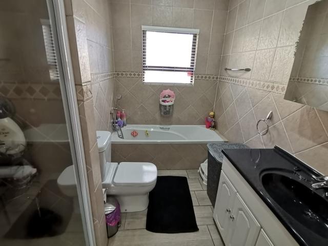 3 Bedroom House For Sale in Vanderbijlpark SW 5