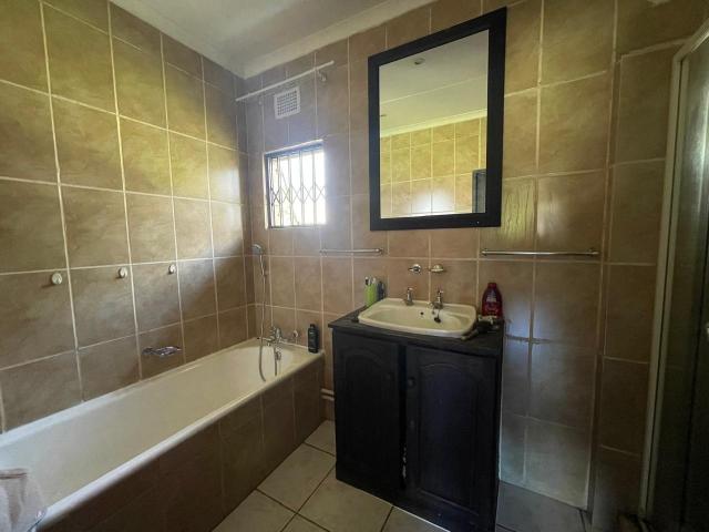 3 Bedroom House For Sale in Vanderbijlpark SW