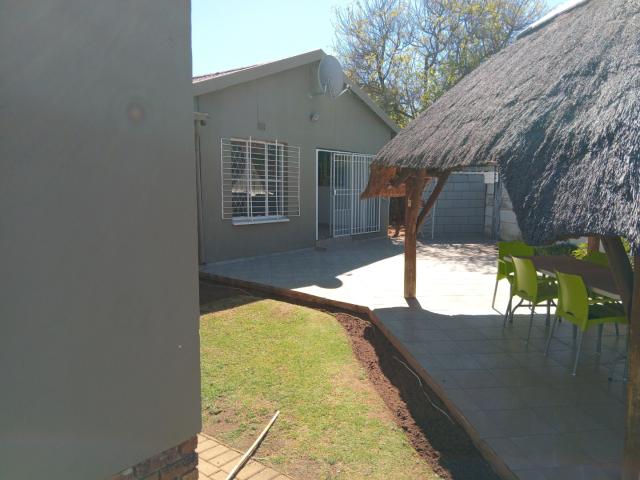 3 Bedroom House For Sale in Verwoerdpark