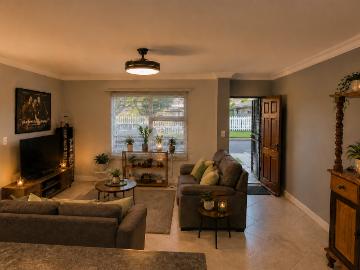 3 Bedroom House For Sale in Viking Village
