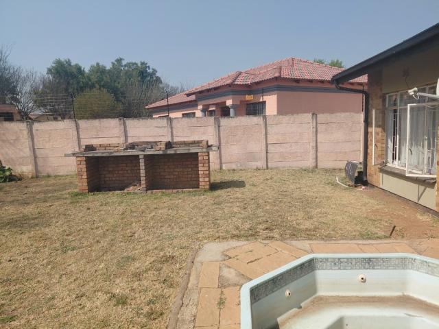 3 Bedroom House For Sale in Visagie Park