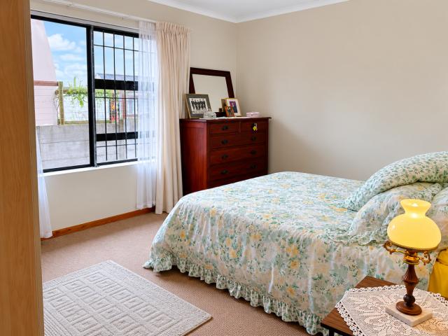 3 Bedroom House For Sale in Vredenburg