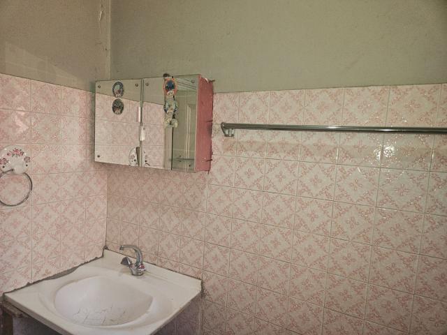 3 Bedroom House For Sale in Yeoville