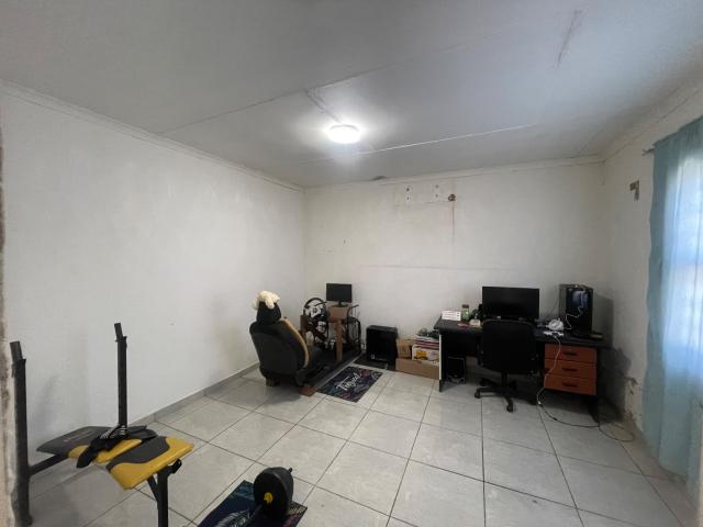 3 Bedroom House For Sale in Zakariyya Park
