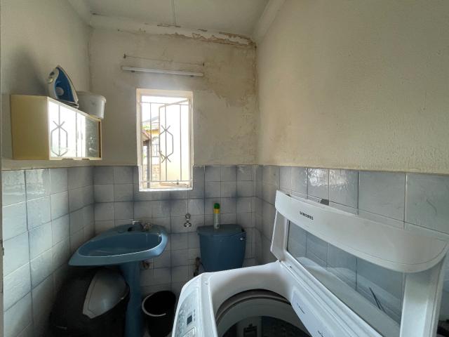 3 Bedroom House For Sale in Zakariyya Park