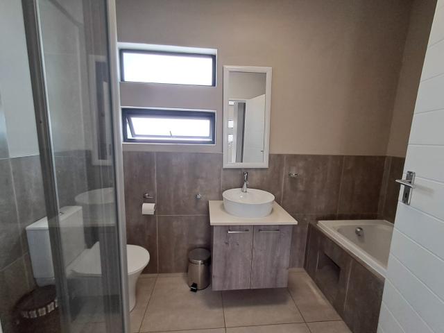 3 Bedroom House For Sale in Zambezi Manor Lifestyle Estate