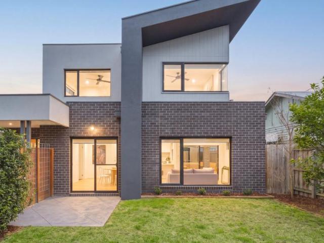 3 Bedroom House Fairfield VIC 105825839