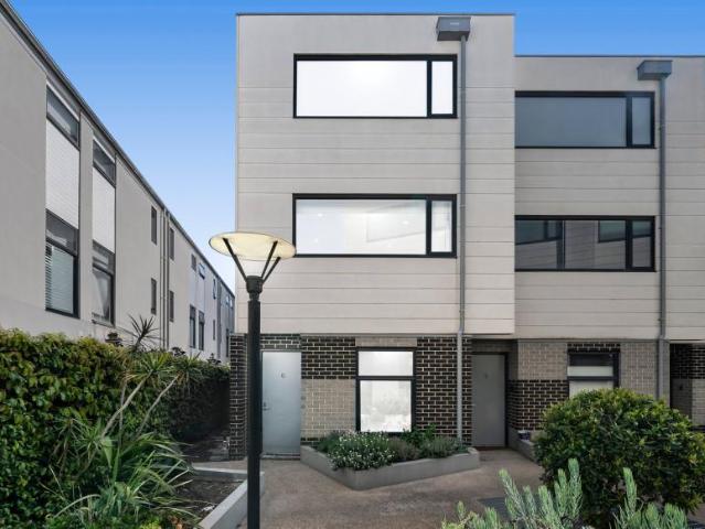 3 Bedroom House Fitzroy North VIC 105824924