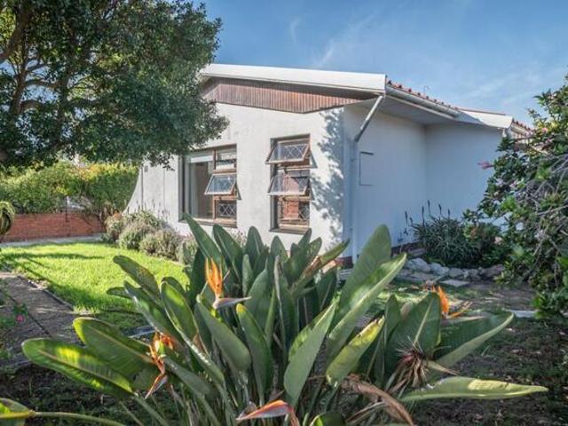 3 Bedroom House Fish Hoek Western Cape 103430551