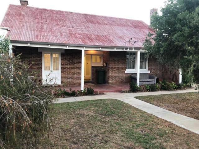 3 Bedroom House KATANNING WA 106064256