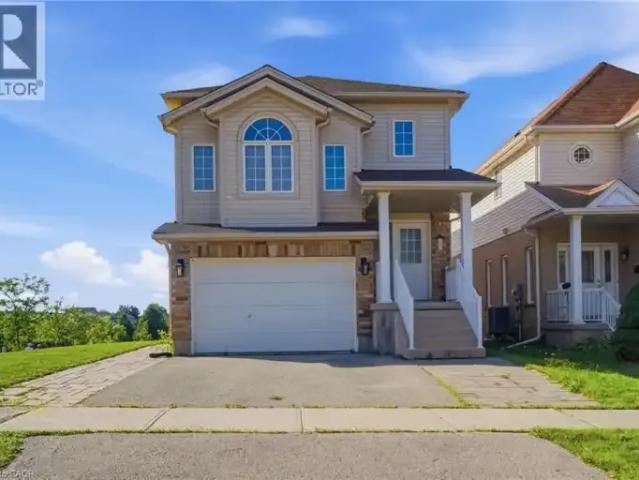 3 Bedroom House Kitchener ON 104941108