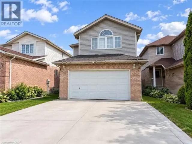 3 Bedroom House Kitchener ON 105543565