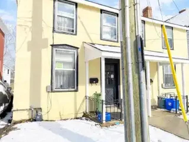 3 Bedroom House Kingston ON 104638145