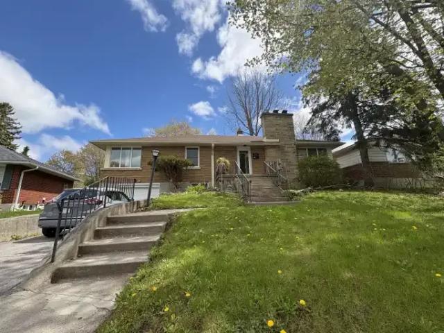 3 Bedroom House Kingston ON 102339035