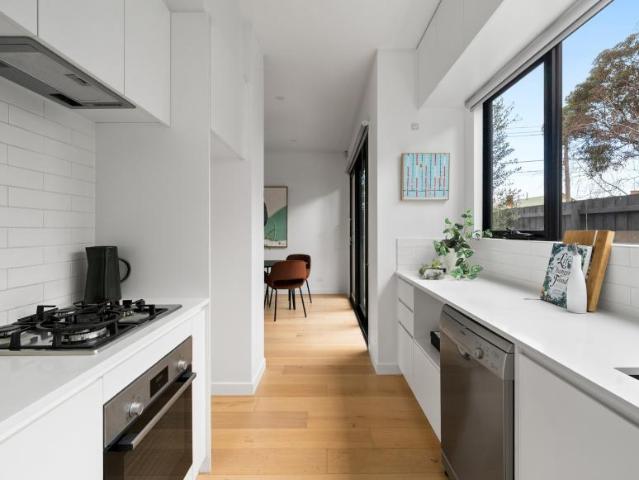 3 Bedroom House Kingsville VIC 105362209