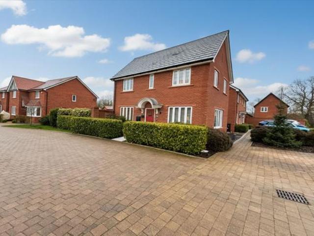 3 Bedroom House Holmes Chapel Cheshire East 101797058
