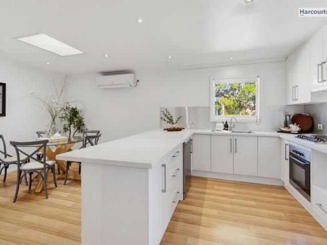 3 Bedroom House Hallett Cove SA 106009293