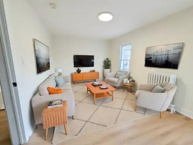 3 Bedroom House Hamilton ON 102846437
