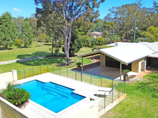 3 Bedroom House Herne Hill WA 106008689