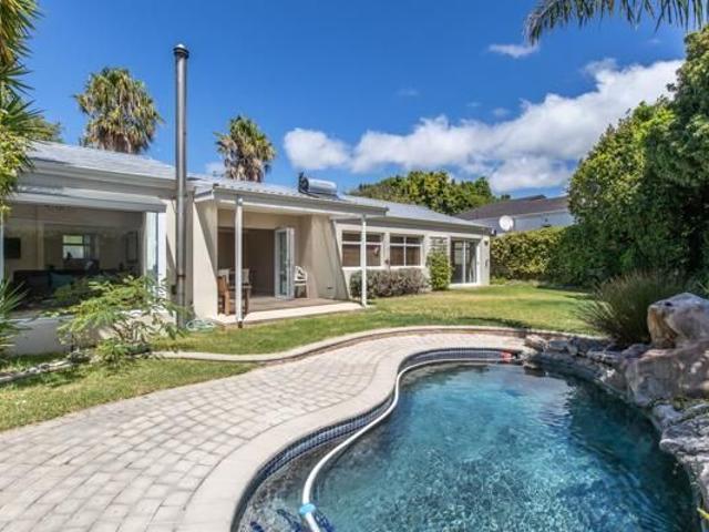 3 Bedroom House in Constantia