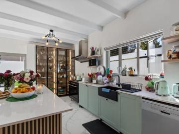 3 Bedroom House in Claremont