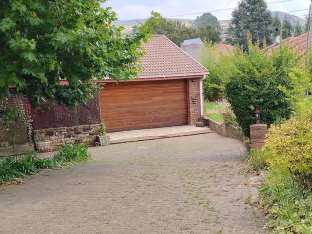 3 Bedroom House in Clarens