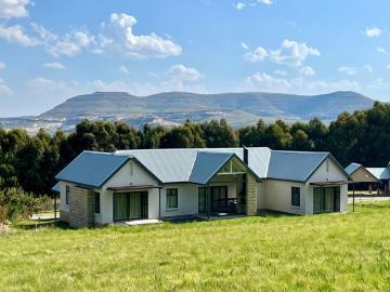 3 Bedroom House in Clarens Mountain Estate