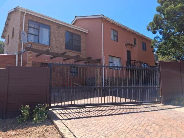 3 Bedroom House in Cloetesville