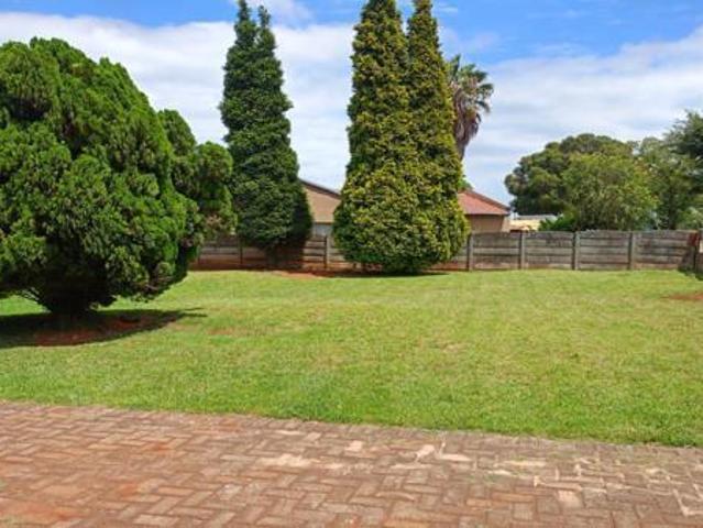 3 Bedroom House in Crystal Park