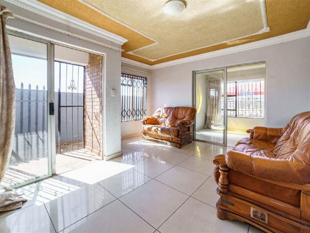 3 Bedroom House in Crystal Park